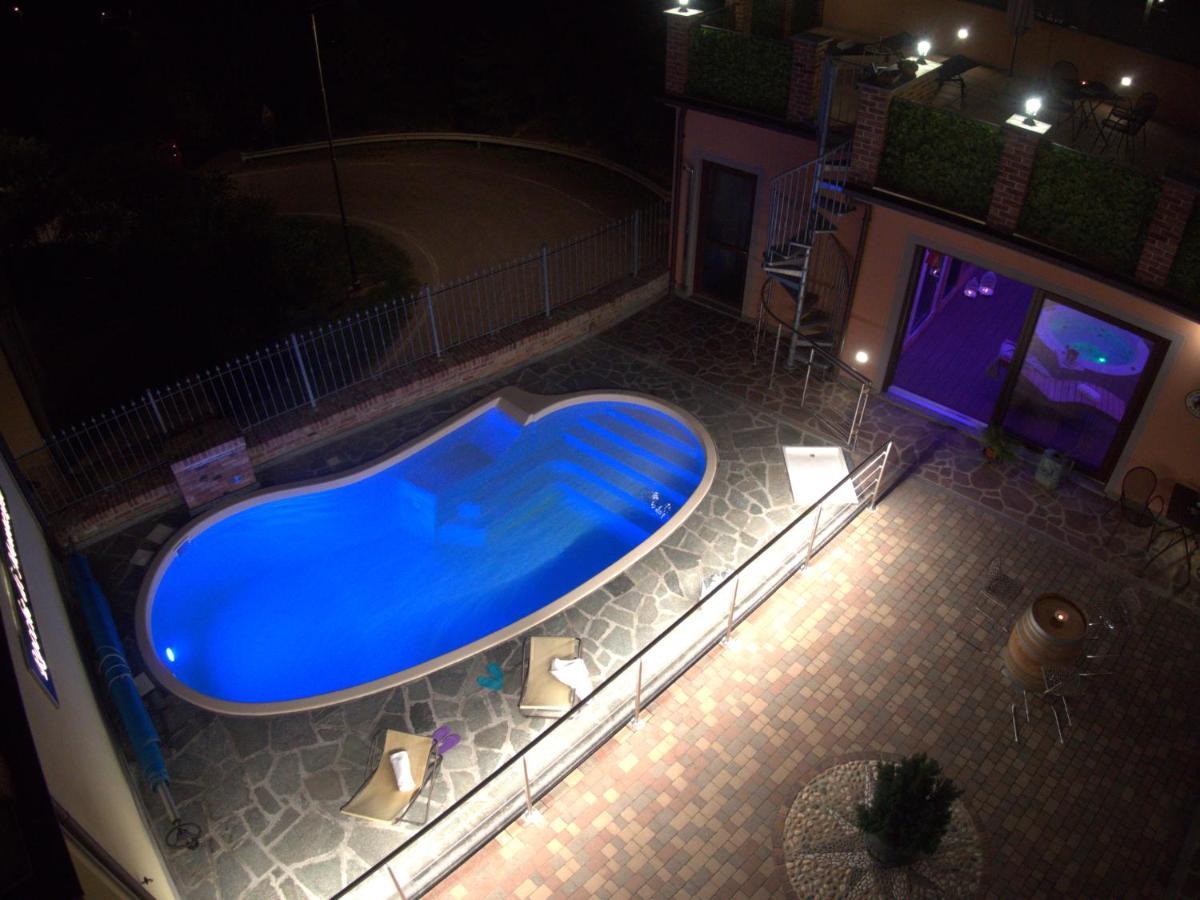 Rocche Di Montexelo - Green Key Apartments & Spa Monticello d'Alba ภายนอก รูปภาพ